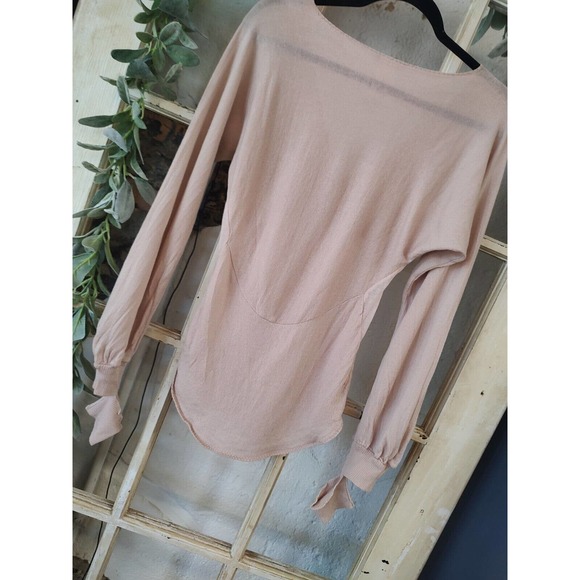 Chloe V-Neck Sweater in powder pink - Picture 11 of 15